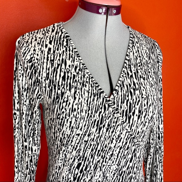 Banana Republic Printed Wrap Dress - Picture 2 of 4